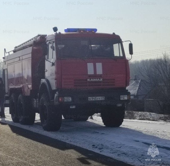 Спасатели МЧС России приняли участие в ликвидации ДТП в поселке Ровеньки по улице Белокриничная