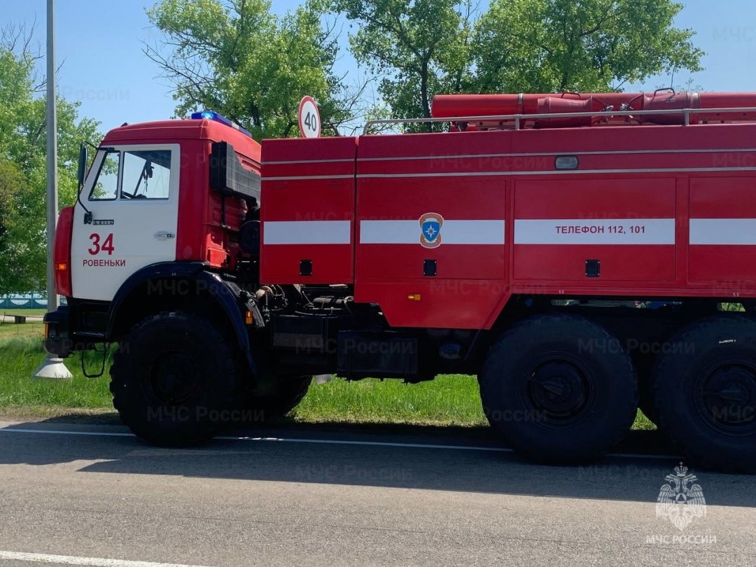 Спасатели МЧС России приняли участие в ликвидации ДТП в селе Нагорье Ровеньского района