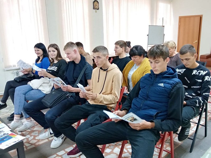 Сотрудники ОМВД России по Ровеньскому району приняли участие в проекте «Большая перемена»
